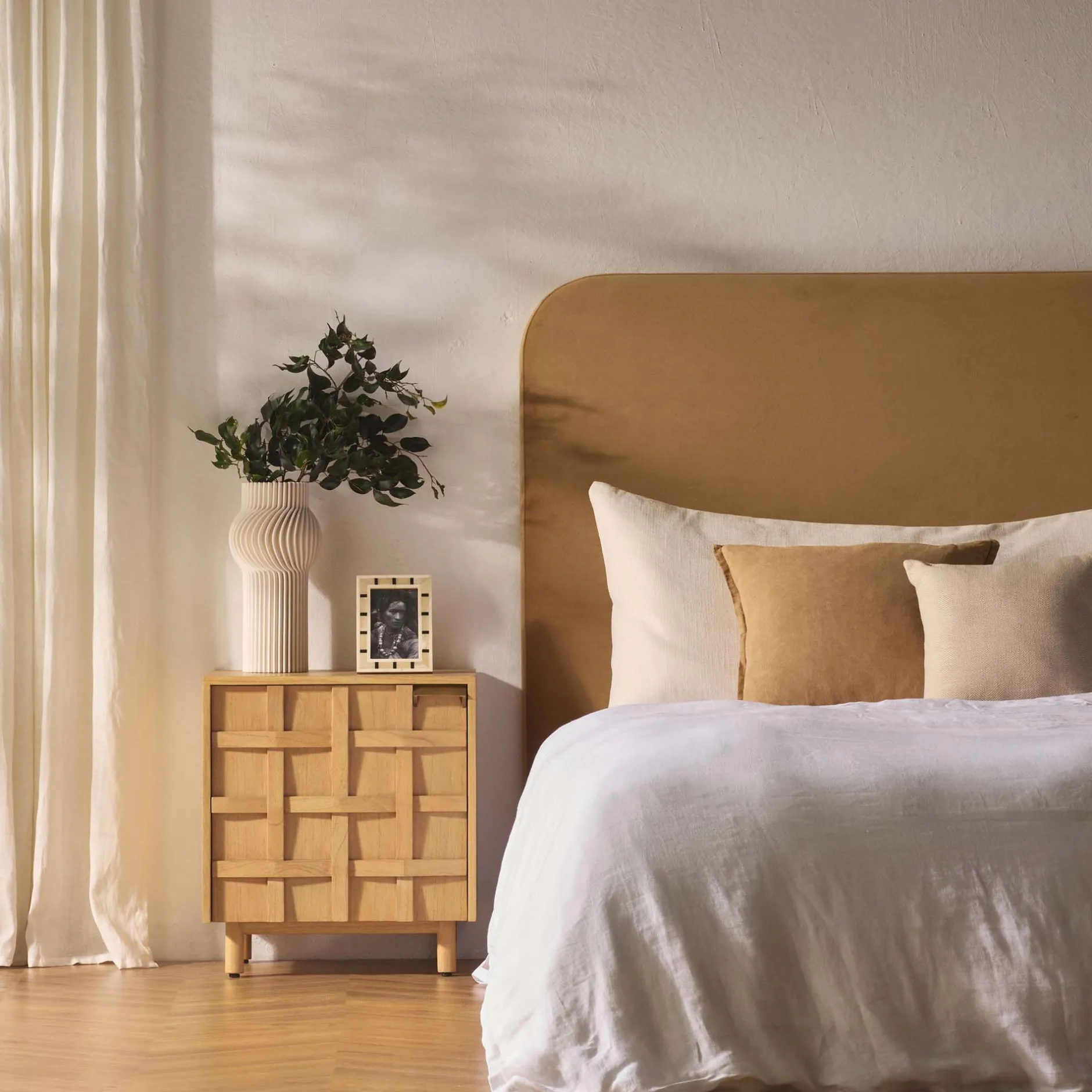 Online Horgans Celine Bedhead Double Sand Sand Velvet