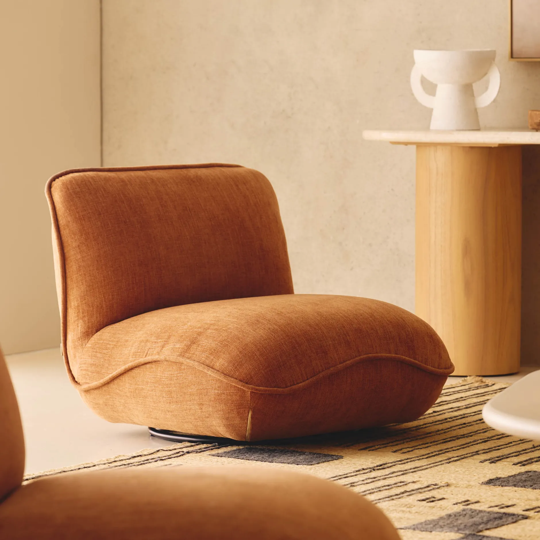 New Horgans Emmett Swivel Chair Clay