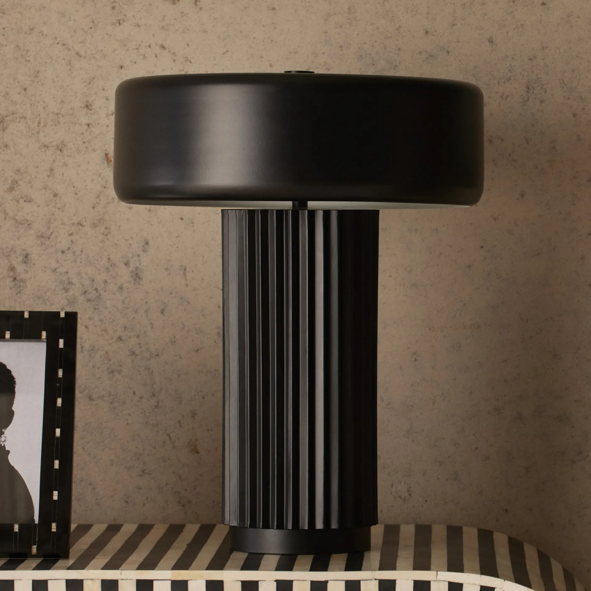 Hot Horgans Felix Table Lamp Black