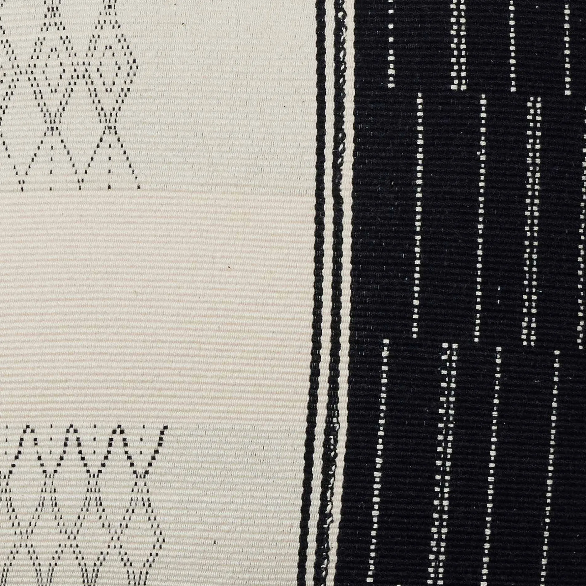 New Horgans Hachi Handwoven Cushion A 55x55 Black & White