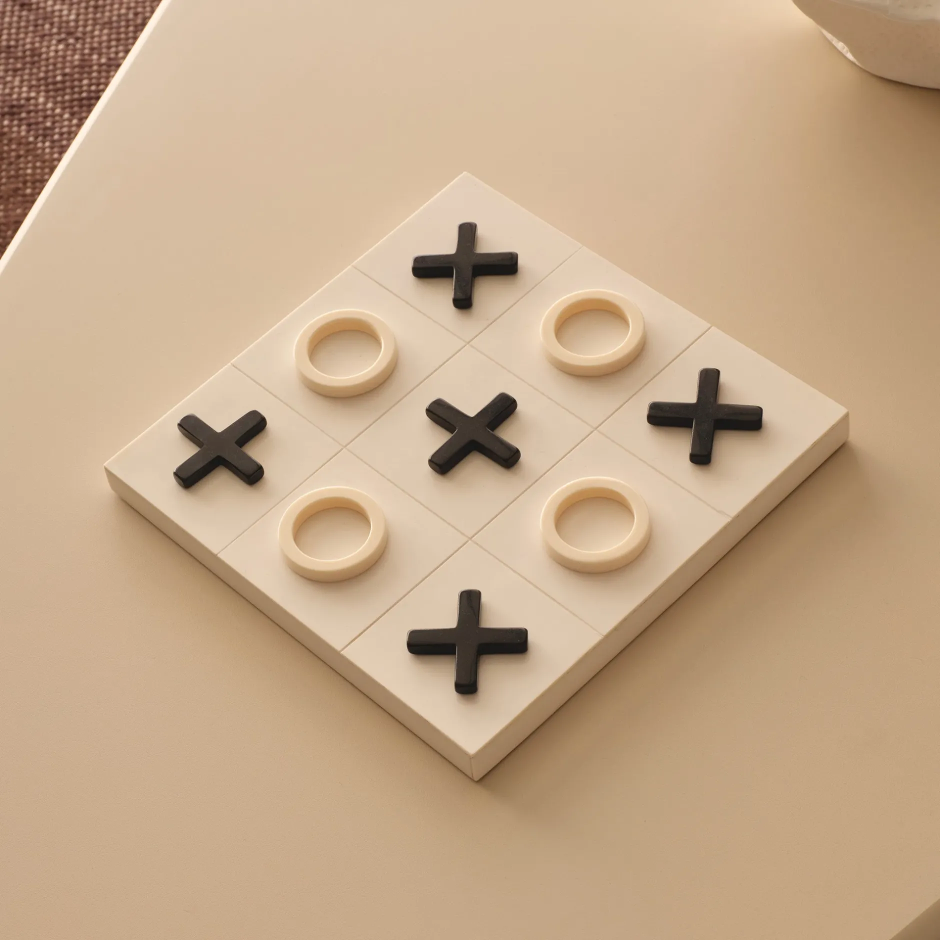Online Horgans Tic Tac Toe Game White