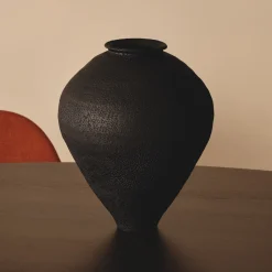 New Horgans Yoshi Vase Black